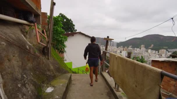 Rio Janeiro Brazylia Czerwiec 2013 Powolny Dolly Strzał Chodzenia Dzieci — Wideo stockowe