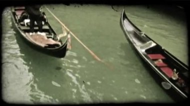 Onun gondol ile bir şair bir kadeh. Vintage stilize video klip.