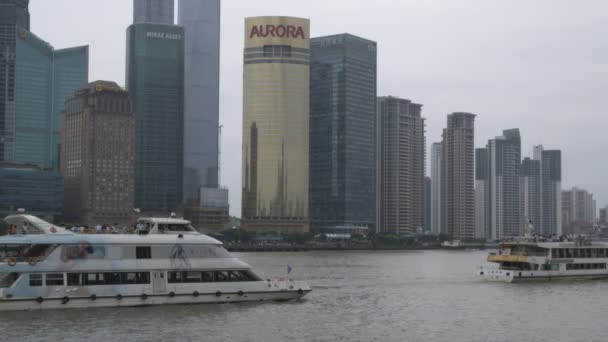 Шанхай Китай Октябрь 2012 Снимок Лодок Плавающих Возле Гавани Шанхае — стоковое видео