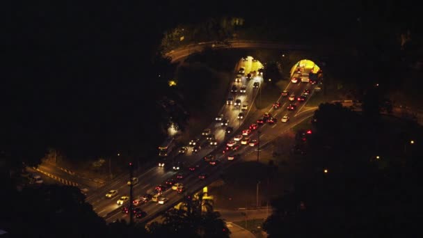 Vista Panorâmica Uma Movimentada Rodovia Brasileira Noite Carros Dirigem Para — Vídeo de Stock