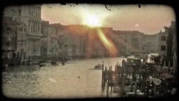 Strzał Weneckiego Kanału Zachodzie Słońca Vintage Stylizowany Klip Wideo — Wideo stockowe