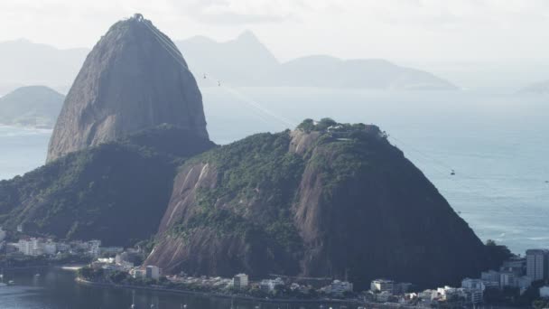 Static Footage Sugarloaf Mountain Cable Cars Moving Summit Filmed Rio — Stock Video