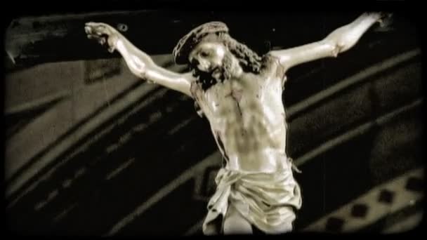 Tiro Jesucristo Colgado Cruz Una Catedral Italiana Vintage Clip Vídeo — Vídeo de stock