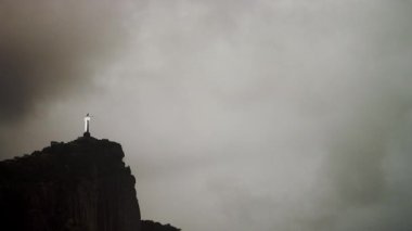 Uzak çekim, İsa'nın kurtarıcı heykeli, Rio de Janeiro, Brezilya