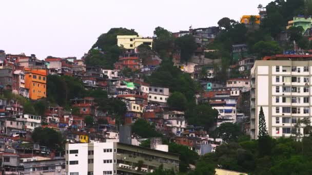 Panorámafelvétel Szemcsésedik Ból Házak Egy Favela Mentén Hegyoldal Rio Janeiro — Stock videók