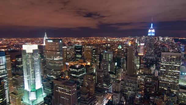 ニューヨークの街並み建物ロックフェラーから時間経過 エンパイア ステート ビルディング クライスラーが表示されます ニューヨーク市 米国で撮影 — ストック動画