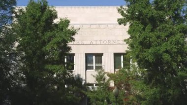 Carson City Nevada - Eylül 21, 2012: Carson City Nevada Başsavcı ofis binasının yan statik çekim. 'Avukat' kelimeleri binanın yan tarafında görünür.