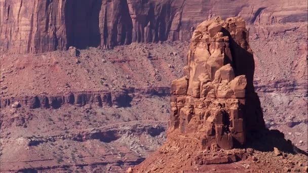 Bred Skott Öken Canyon Med Växter Förgrunden — Stockvideo