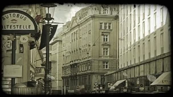 Güneş Bir Bulutun Gizli Olarak Viyana Binaların Vurdu Vintage Stilize — Stok video