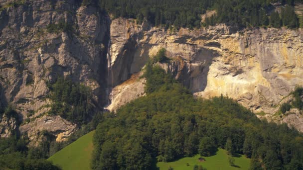 Πανοραμική Θέα Από Κοιλάδα Lauterbrunnen Και Πέφτει Staubbach Στη Βέρνη — Αρχείο Βίντεο