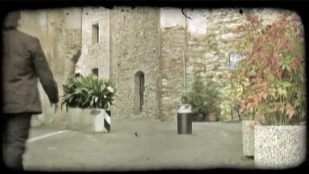 Чоловік Йде Шляху Італії Урожай Стилізовані Відеокліпу — стокове відео
