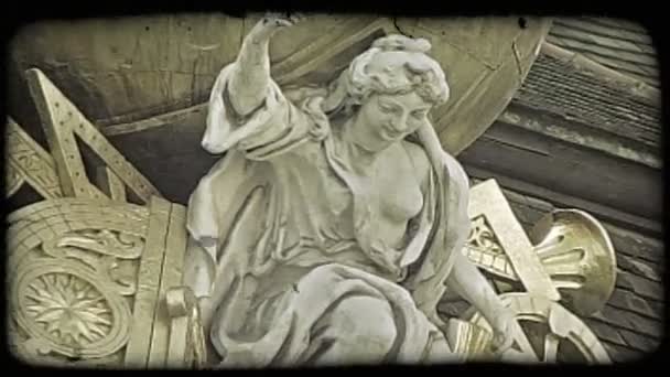 Shot Statue Atop Building Vienna Vintage Stylized Video Clip — Stock Video