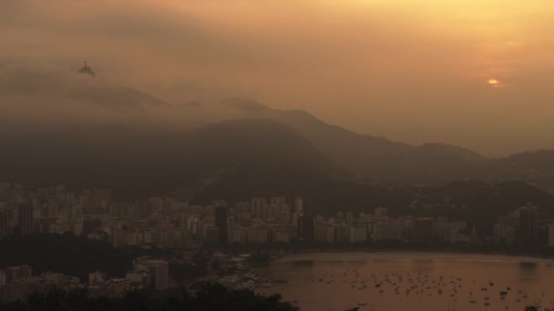 Вид Воздуха Рио Жанейро Бразилии Статуей Кристо Редентора Гору Шугарлоф — стоковое видео