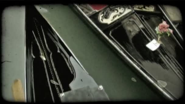 Skutt Gondoler Knyttet Til Kaia Venezia Vintage Stilisert Videoklipp – stockvideo