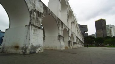 Rio De Janeiro, Brezilya - 23 Haziran: Arcos da Lapa Rio de Janeiro, Brezilya yüksek hızlı kamera ile çekilen yakınındaki pratik kaykaycı