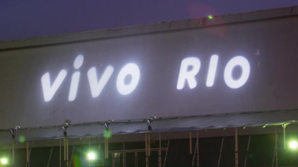 Vivo ジャネイロ ブラジルで建物サインオンのリオ ジャネイロ 2013 ショット — ストック動画