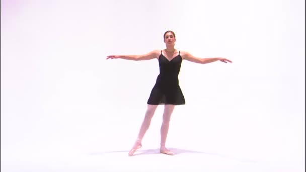 Skott Ballerina Som Dansar Vit Bakgrund — Stockvideo