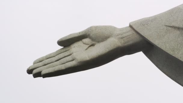救い主キリストの彫刻の記念碑的なリオの右手にスリーブのパン — ストック動画