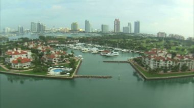 Sahil otel ve Yat Limanı Miami hava atış.