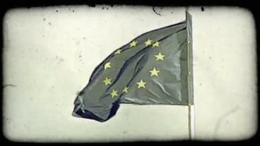 Avrupa Birliği bayrağı bir kadeh. Vintage stilize video klip.