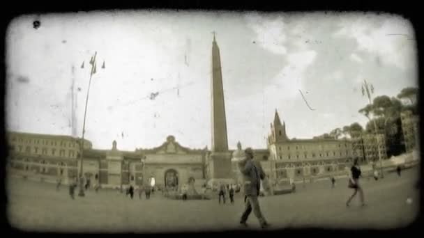 Egy Lövés Római Épületek Egy Emlékmű Emberek Gyalog Plaza Vintage — Stock videók