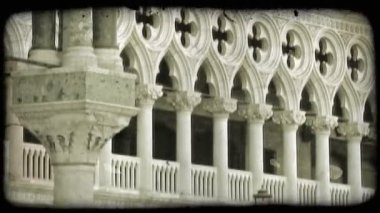 Bazı İtalyan mimarisi orta bir kadeh. Vintage stilize video klip.