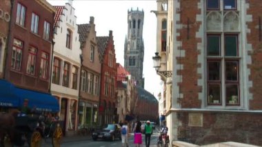 Belçika binalarda yukarıda da belirttiğim gibi Bruges çan kulesi manzarası. Bu Ortaçağ çan kulesi (Markt Pazar Meydanı'nda olduğunu).