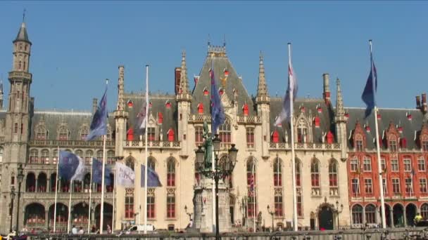 Skutt Byens Torg Foran Historiske Bygninger Brugge Belgia – stockvideo