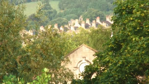 Skott Staden England Genom Några Träd — Stockvideo