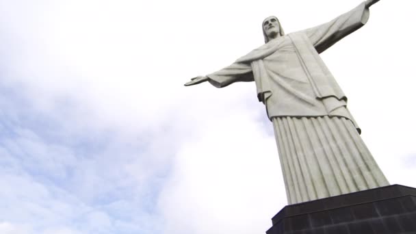 Rio Janeiro Nun Anıtsal Heykel Nın Kurtarıcı Corcovado Dağ Üstüne — Stok video