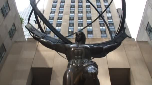 Przechylić Się Statua Atlas Rockefeller Center Nowym Jorku — Wideo stockowe