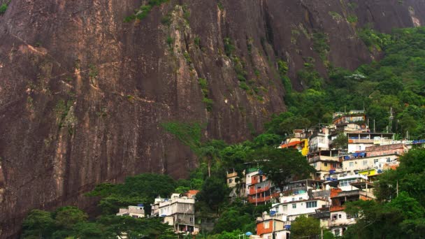 Długie Ujęcie Faweli Wzdłuż Gór Rio Janeiro Brazylia — Wideo stockowe