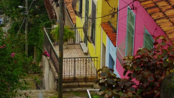 Przechylanie Strzał Sąsiedztwa Klasy Średniej Favela Rio Janeiro Brazylia Kamera — Wideo stockowe