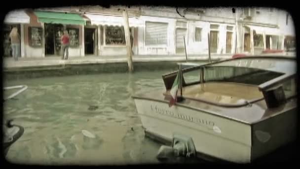 Benátky Itálie Circa 2012 Snímek Motorového Člunu Vázána Dock Benátky — Stock video