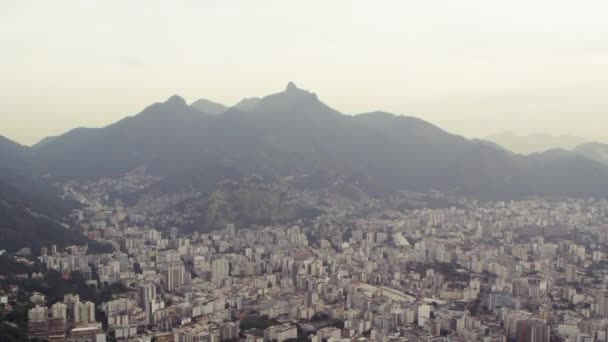 Rio Janeiro Onu Çevreleyen Dağların Panoraması Hareketli Bir Helikopterde Filme — Stok video