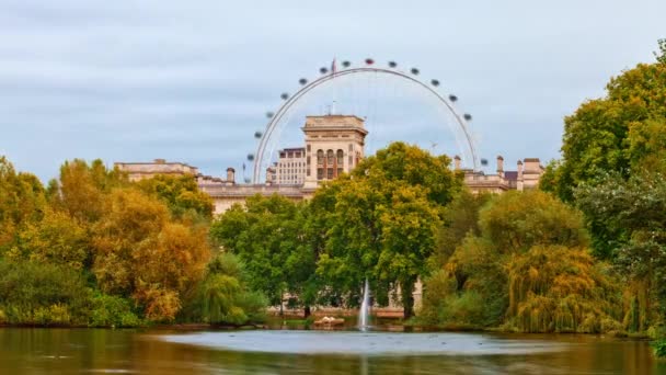 London Eye Saint James Park Taki Bir Göletten Çekilmiş Sabit — Stok video