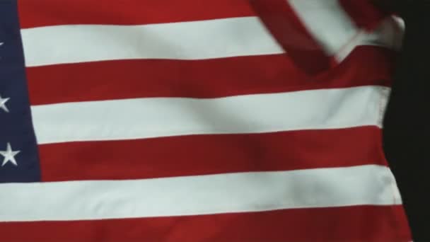封闭的美国国旗在风中 轧制中弹工作室 — 图库视频影像