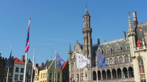 Tiro Plaza Ciudad Frente Algunos Edificios Históricos Brujas Bélgica — Vídeos de Stock