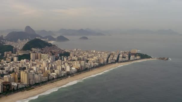Luchtfoto Van Kustlijn Kust Rio Stad Wolkenkrabbers Zijn Opgenomen Atlantische — Stockvideo