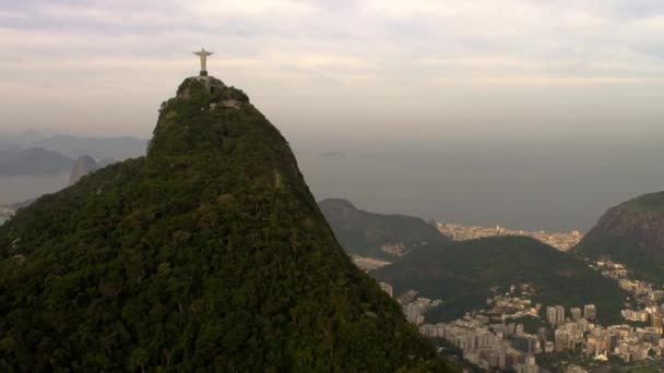 里约热内卢 2013年6月 里约热内卢和基督雕像的直升机镜头 拍摄捕捉各种区域设置和山脉 — 图库视频影像