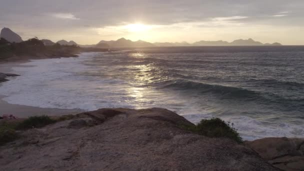 Kamera Pohybuje Turistické Stezce Která Vine Nad Pláží Ipanema Začátek — Stock video