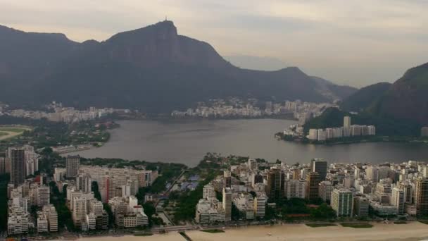 Tiro Aéreo Costa Praia Areia Shot Também Inclui Cidade Lagoa — Vídeo de Stock