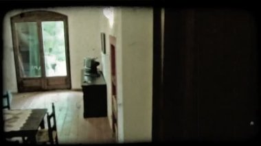 Pan bir İtalyan ev iç atış yaptı. Vintage stilize video klip.