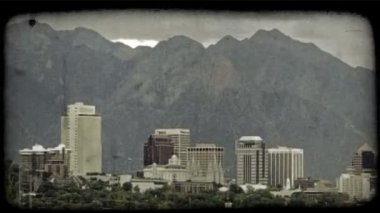 Salt Lake City Skyline, önde gelen şehir bina eteklerinde ve Rocky Dağları ile Lds tapınağın da dahil olmak üzere ayrıntılı atış statik