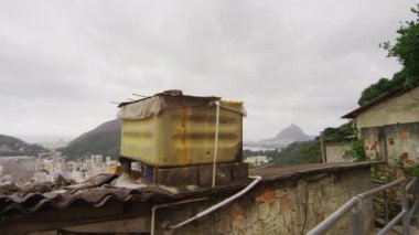 Rio de Janeiro, Brezilya tepelerde bakan favela yavaş hareket izleme çekim