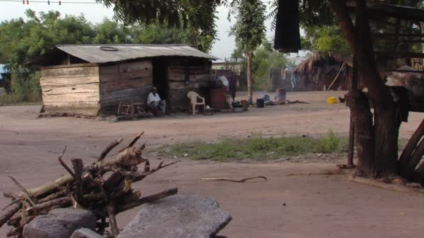 África Quênia Circa Agosto 2010 Ampla Tomada Casa Quintal — Vídeo de Stock