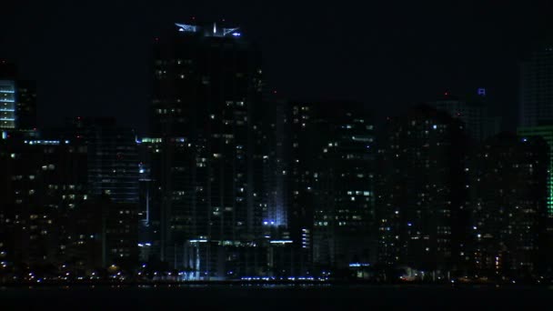 Disparo Panorámico Del Centro Miami Por Noche — Vídeos de Stock