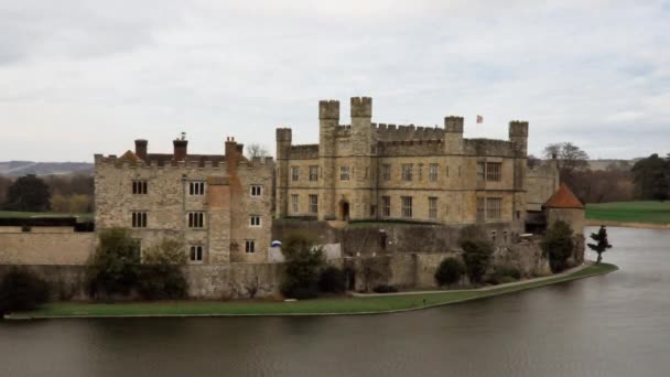 Time Lapse Static Shot Leeds Castle Taken Lake — Stock Video