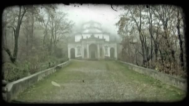 Pathway Leading Building Covered Moss Italy Vintage Stylized Video Clip — Stock Video