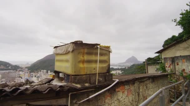 Slow Motion Tracking Shot Favela Overlooking Hills Rio Janeiro Brésil — Video
